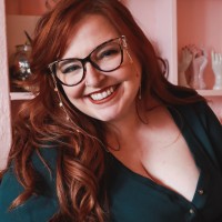 Photo of Sara Wilde - co-host of The Lincoln Local