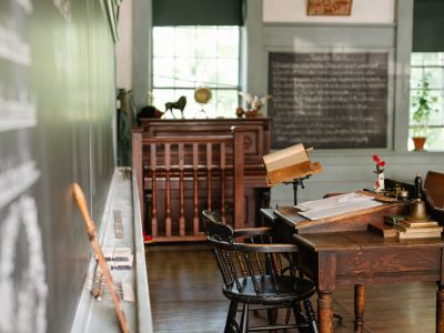 Interior of Lincoln's Schoolhouse. 